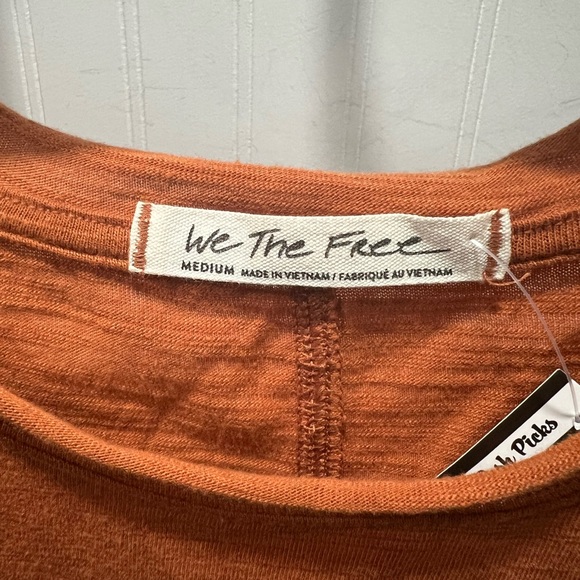 We The People Women's Rust Orange Puff Ruched Sleeve Top - Picture 4 of 4